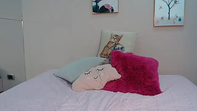 zooombee online show from 23, 9, 2025