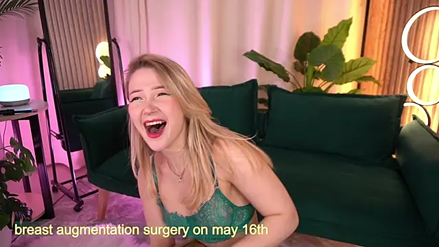 LauraWifeness online show from 30, 4, 2026