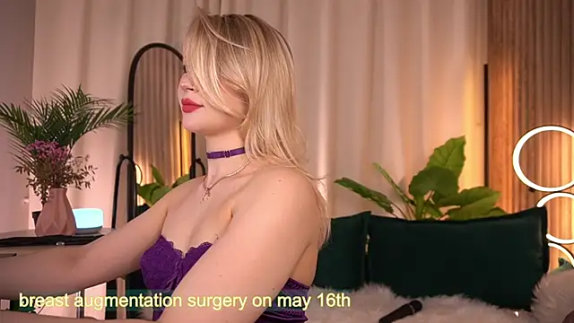 LauraWifeness online show from 7, 5, 2026