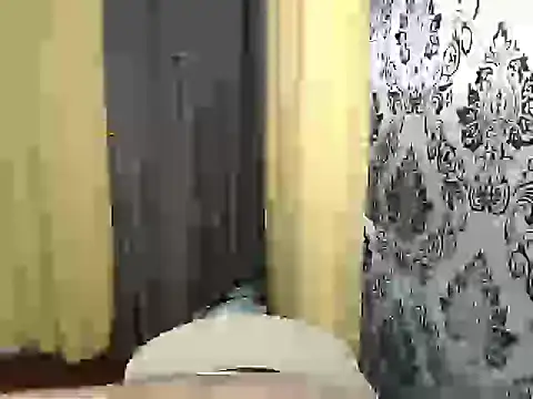 Snapshot of lovelyallena07 chatting on 25, 10, 2025 lovelyallena07 online show from 25, 10, 2025