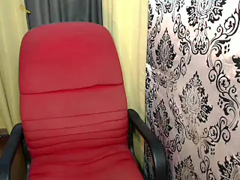 Snapshot of lovelyallena07 chatting on 20, 3, 2026 lovelyallena07 online show from 20, 3, 2026