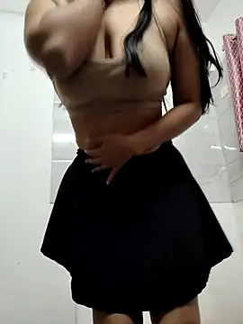 Snapshot of luv_johrrra chatting on 20, 11, 2025 luv johrrra online show from 20, 11, 2025