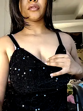 Snapshot of luv_johrrra chatting on 2, 4, 2026 luv johrrra online show from 2, 4, 2026