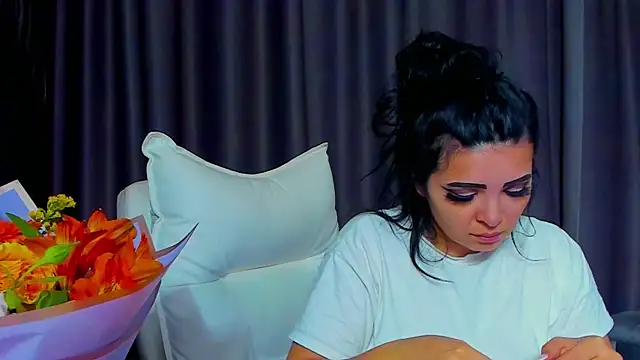 Snapshot of DevashaQueenX chatting on 28, 10, 2025 DevashaQueenX online show from 28, 10, 2025