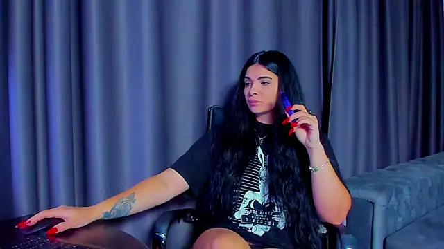 Snapshot of DevashaQueenX chatting on 28, 11, 2025 DevashaQueenX online show from 28, 11, 2025