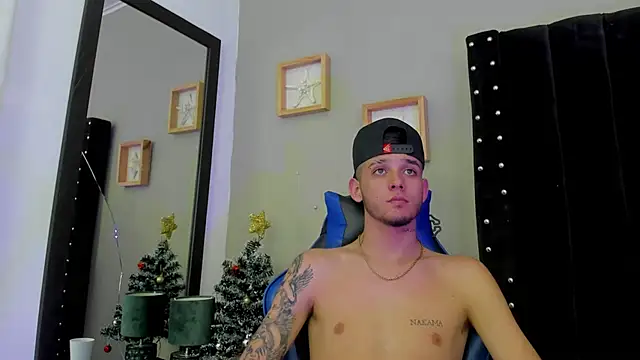 Mathewboy1 online show from 18, 12, 2025