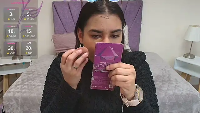 Lia Blake  online show from 12, 9, 2025