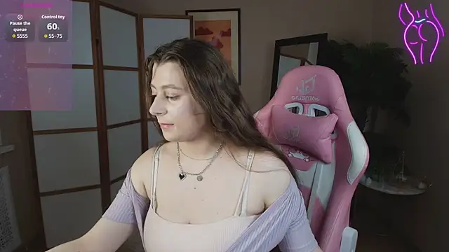 Snapshot of Queen_Michelle_ chatting on 17, 9, 2025 Queen Michelle online show from 17, 9, 2025