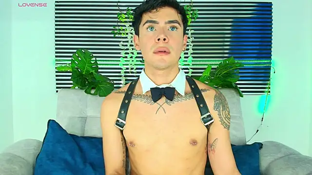 CamiiGuzmanX online show from 6, 2, 2026