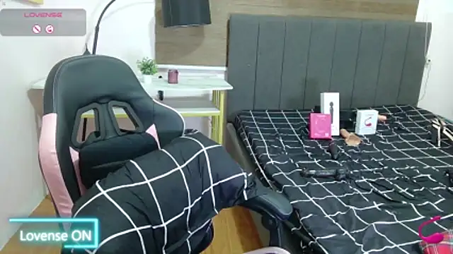 cumwetmebaby online show from 3, 5, 2026