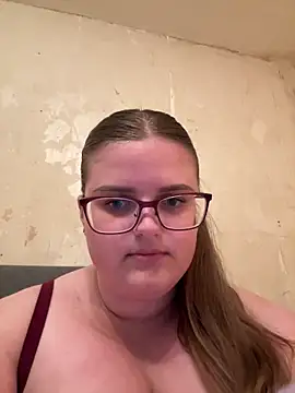 Snapshot of CurvyPaar2 chatting on 7, 3, 2026 CurvyPaar2 online show from 7, 3, 2026