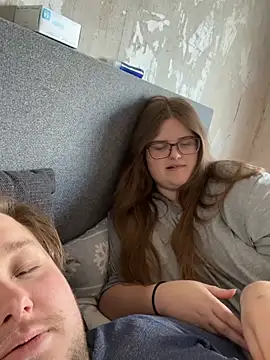 Snapshot of CurvyPaar2 chatting on 15, 3, 2026 CurvyPaar2 online show from 15, 3, 2026