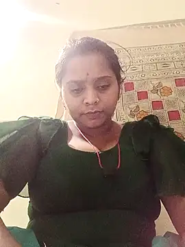 Snapshot of Hot_crety chatting on 7, 7, 2026 Hot crety online show from 7, 7, 2026