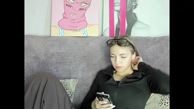 Snapshot of HitGyrl chatting on 28, 9, 2025 HitGyrl online show from 28, 9, 2025