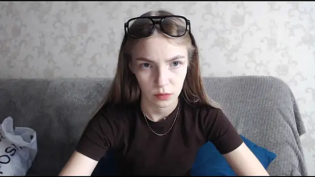 Snapshot of HitGyrl chatting on 25, 10, 2025 HitGyrl online show from 25, 10, 2025