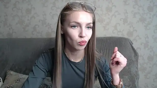 HitGyrl online show from 12, 5, 2026