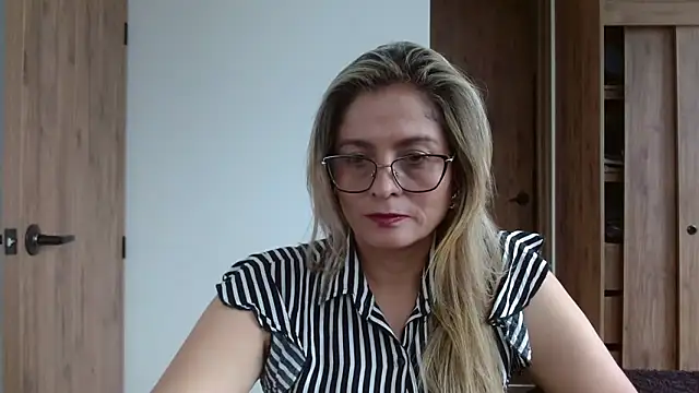 Snapshot of linda-mature43 chatting on 23, 10, 2025 linda-mature43 online show from 23, 10, 2025