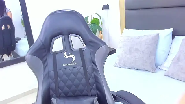 anagil  online show from 1, 12, 2025