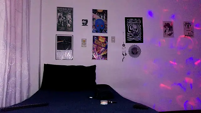 Snapshot of plutonbluemooon333 chatting on 17, 12, 2025 plutonbluemooon333 online show from 17, 12, 2025