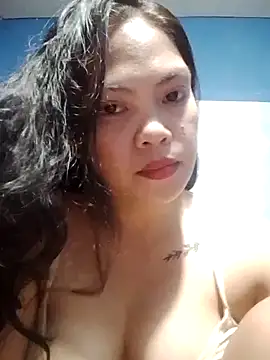 Snapshot of missluvv chatting on 23, 9, 2025 missluvv online show from 23, 9, 2025