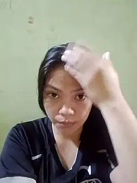 Snapshot of missluvv chatting on 17, 10, 2025 missluvv online show from 17, 10, 2025