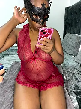 Snapshot of wellbuiltDiosa chatting on 5, 10, 2025 wellbuiltDiosa online show from 5, 10, 2025