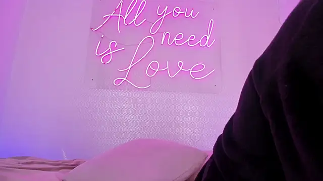 aleksandramiller  online show from 11, 5, 2026