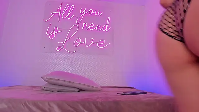 aleksandramiller  online show from 15, 5, 2026