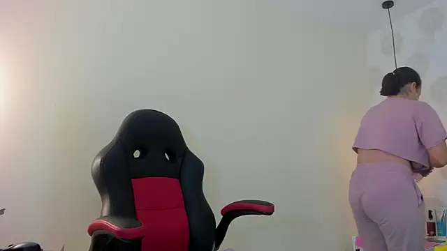 GIANAMILLER6 online show from 15, 9, 2025