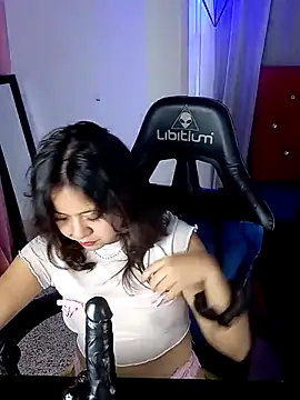 Snapshot of catalina_santana20 chatting on 5, 10, 2025 catalina santana20 online show from 5, 10, 2025