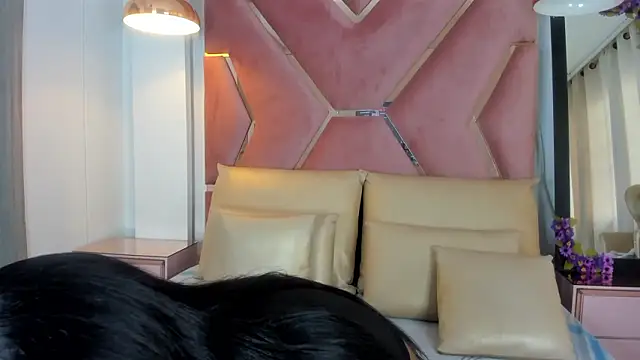 YallianaBrooks online show from 2, 2, 2026