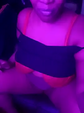 Nisha Benz online show from 22, 9, 2025