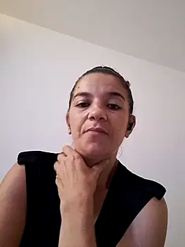 Snapshot of alinaalinutzq chatting on 10, 9, 2025 alinaalinutzq online show from 10, 9, 2025