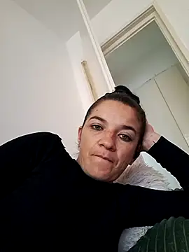 Snapshot of alinaalinutzq chatting on 11, 9, 2025 alinaalinutzq online show from 11, 9, 2025