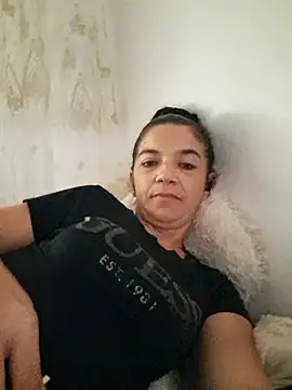 Snapshot of alinaalinutzq chatting on 24, 9, 2025 alinaalinutzq online show from 24, 9, 2025