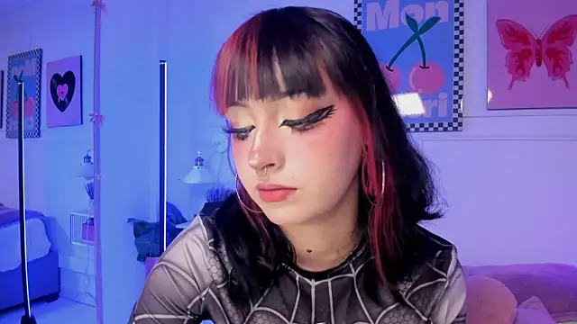 Zoe Lynch  online show from 29, 7, 2026