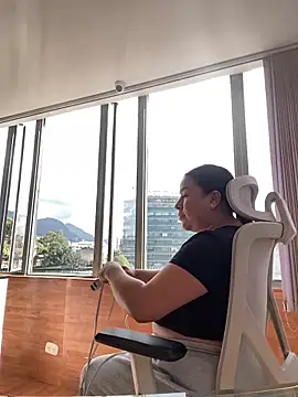 Zoey thompson online show from 20, 3, 2026