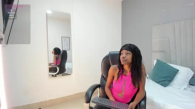 Snapshot of Mia_smith_x1 chatting on 6, 10, 2025 Mia smith x1 online show from 6, 10, 2025