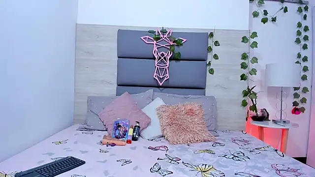 kathysmith19 online show from 7, 10, 2025