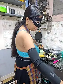 Queen Nightt online show from 26, 9, 2025