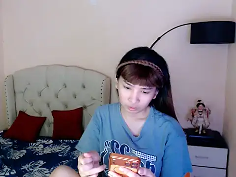 ShantalFoxxy  online show from 10, 7, 2026