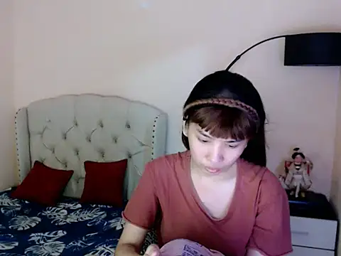 ShantalFoxxy  online show from 12, 7, 2026