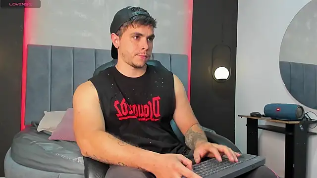 Liam walk  online show from 16, 9, 2025