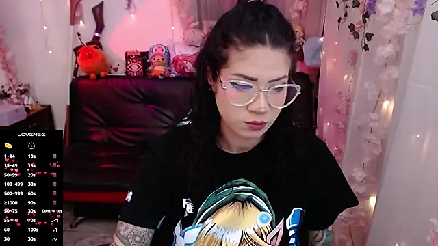 jadedelux  online show from 19, 9, 2025