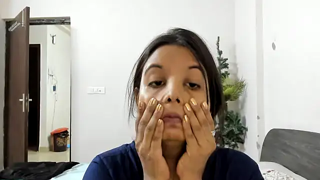 Snapshot of Maahhii_2 chatting on 13, 6, 2026 Maahhii 2 online show from 13, 6, 2026