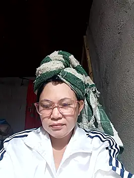 Everleigh mom online show from 16, 1, 2026