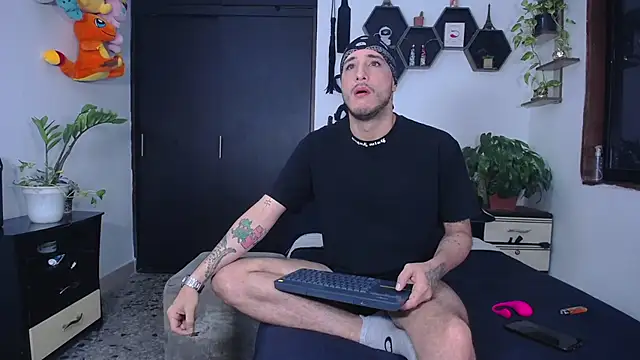 Snapshot of Borsalino_Adam chatting on 19, 10, 2025 Borsalino Adam online show from 19, 10, 2025