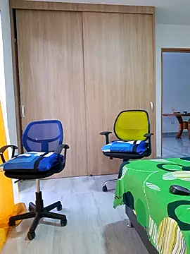 skinny23cm online show from 4, 12, 2024