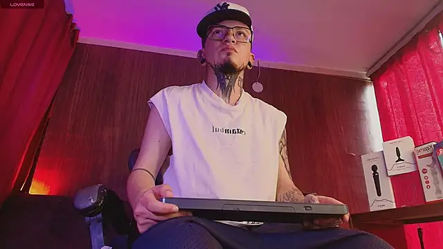 tyler jones  online show from 28, 6, 2026