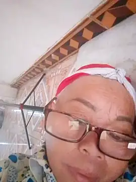 Snapshot of VangLe73 chatting on 5, 10, 2025 VangLe73 online show from 5, 10, 2025